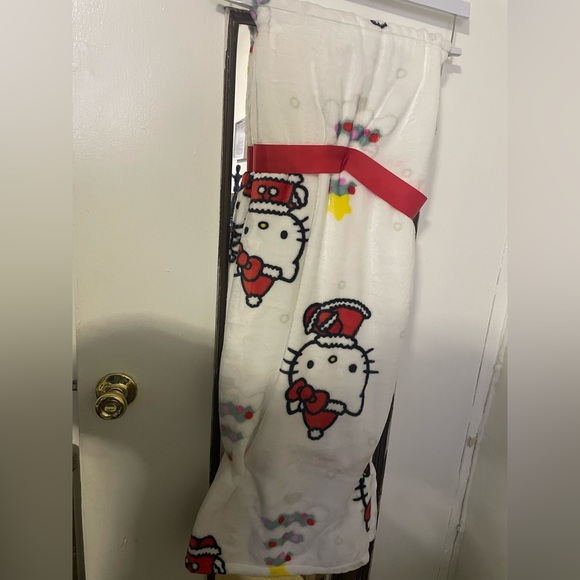 Sanrio Hello Kitty Christmas Plush Throw 🎄 - Picture 3 of 3